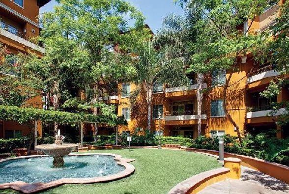 Отель Oakwood At Palazzo East Лос-Анджелес Экстерьер фото